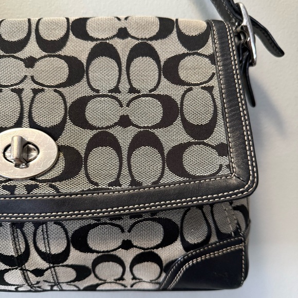 Y2K Coach Hampton Social Signature Flap Shoulder Bag - Picture 4 of 16